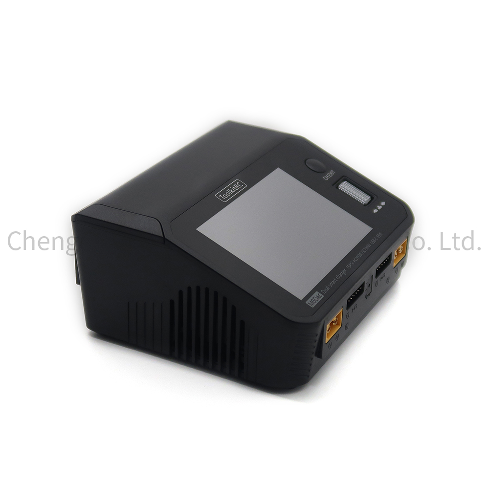 ToolkitRC M6DAC AC 200W DC 700 - Toolkitrc M6Dac Smart Charger recensione e prezzo