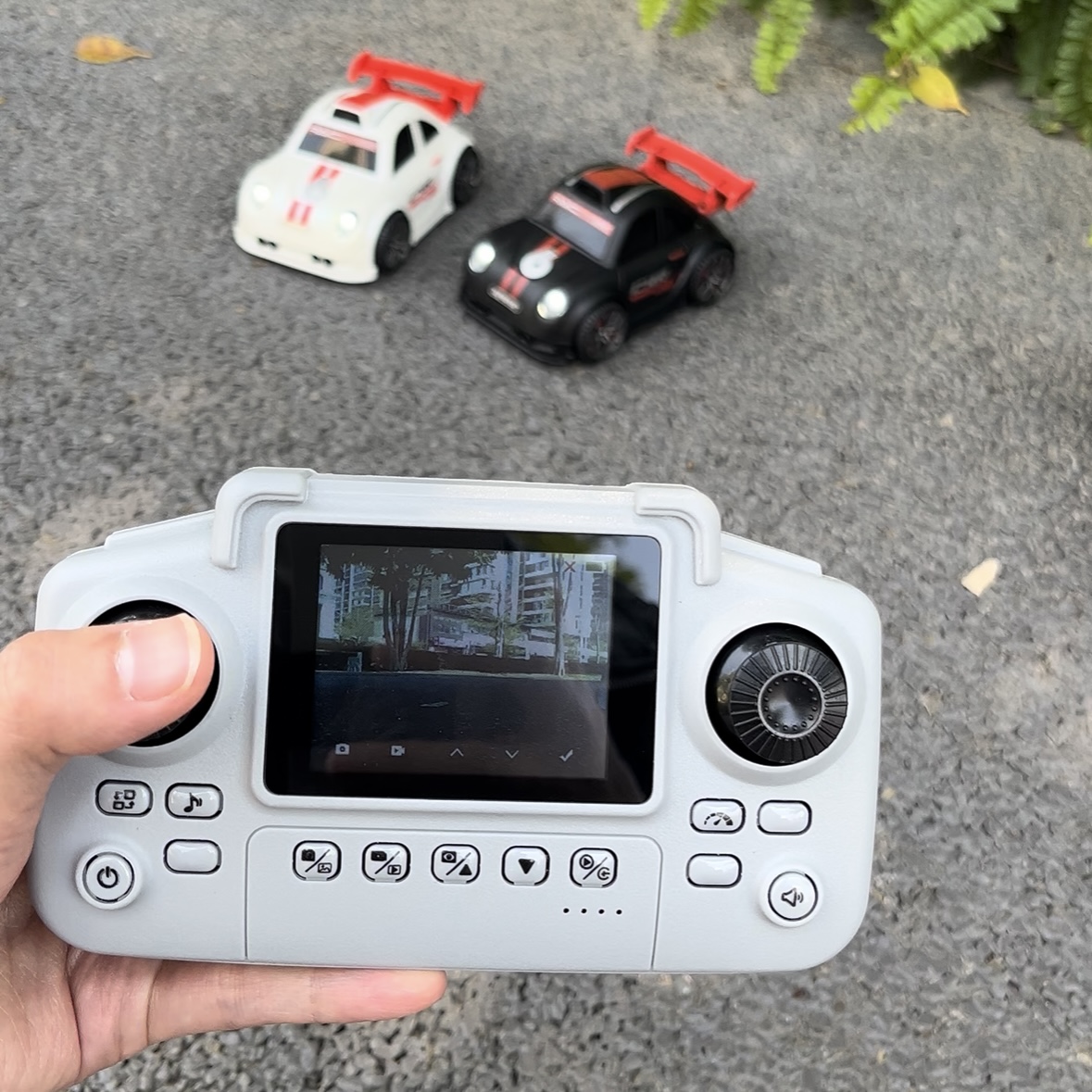 Nuova Auto RC C6 Drift con Luc - Toolkitrc M6Dac Smart Charger recensione e prezzo